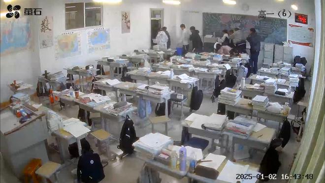 续来了！网友表示：这嘉奖是不是低了开元棋牌地震中高中生背起同学逃生后(图6)